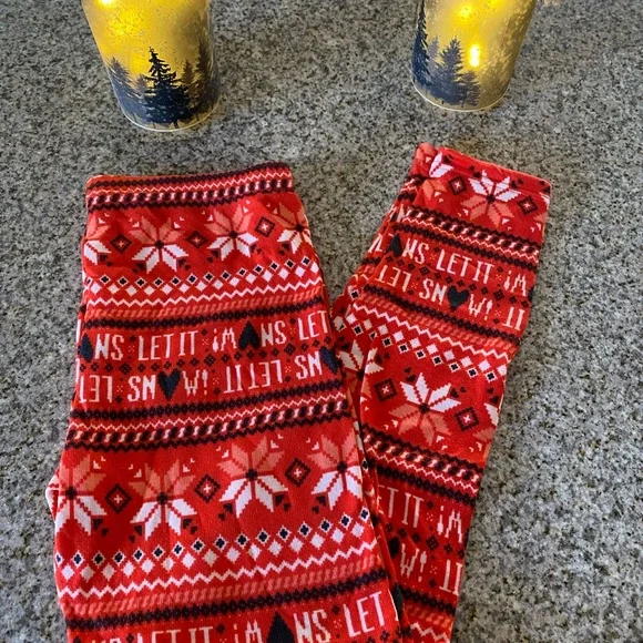 $$$ Cozy Christmas Leggings - Picture 2 of 3